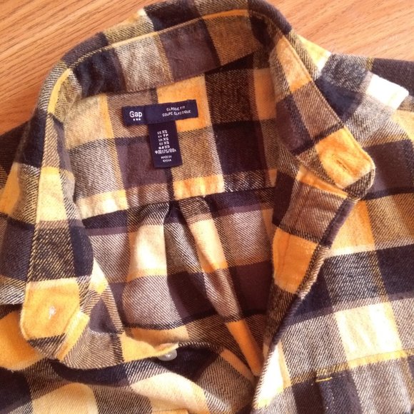 Gap Classic Fit Flannel - Picture 2 of 5